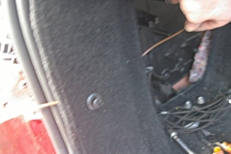 Fitting a Peugeot 308SW reversing camera step G-5